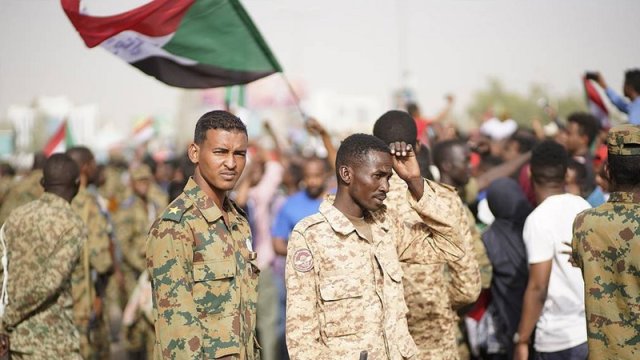 Sudan ordusu 7 şəhərdə xüsusi təyinatlıların bazasını nəzarətə götürdü