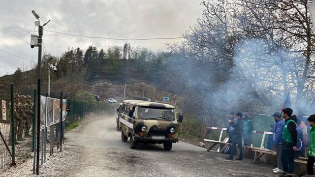 Şuşada yaralanan hərbçilərimiz Laçın yolu ilə təxliyə olunub - FOTOLAR
