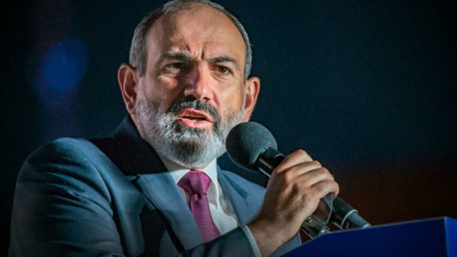 “Karlığa, pisliyə son qoy” - keşişlər Paşinyana qarşı çıxdılar