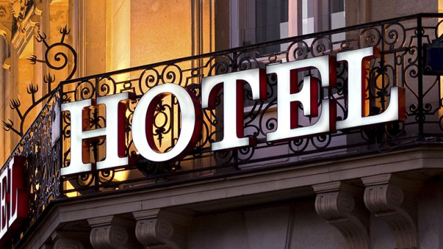 Bakıda hoteldə 21 yaşlı qız ölümcül zəhərləndi