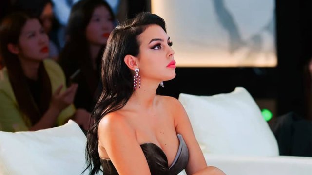 Ronaldonun sevgilisi fotoları ilə gündəm oldu - FOTOLAR