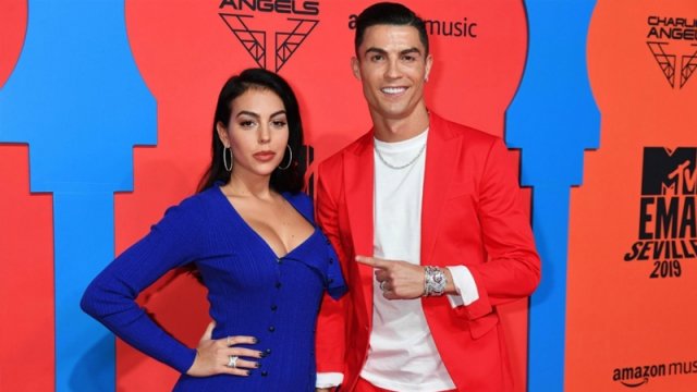 Ronaldo ilə Corcina ayrılır?