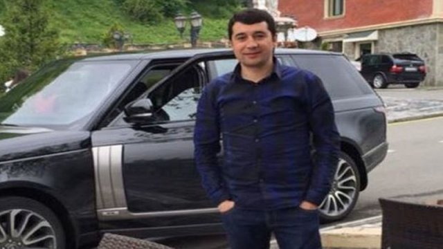 “Qurtuluş 93”ün sahibinin “Range Rover”lə dörd nəfəri öldürən kürəkəninin yenidən məhkəməsi başladı