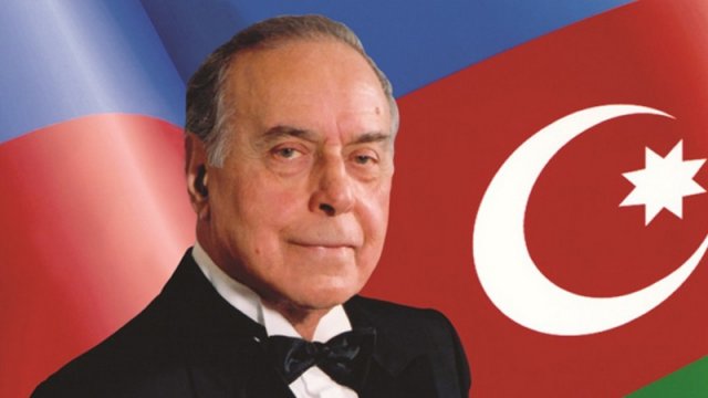 Heydər Əliyevin 100 illik yubileyinə həsr olunmuş pul nişanları buraxıldı - FOTOLAR