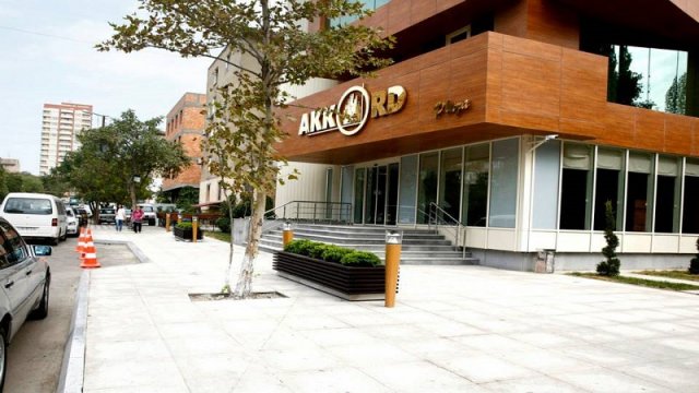 Zakir Qaralovun şirkətinin milyonlarla manat borcu var