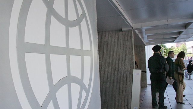 Ermənistan 93 milyon avro kredit götürüb büdcəsi dolduracaq