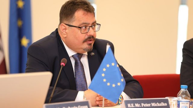 Aİ-nin Bakıdakı mühasibi Mixalkonun möhürü ilə 1 milyon mənimsəyib - DETALLAR