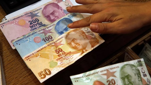 Türk lirəsi bütün zamanların ən aşağı səviyyəsinə endi