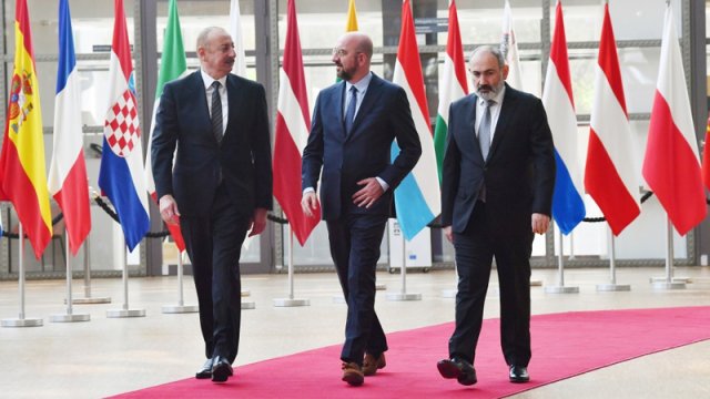 İlham Əliyev, Şarl Mişel və Nikol Paşinyan arasında görüş keçirildi - FOTO/YENİLƏNİB