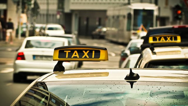 “Taksilərlə bağlı qərar cəmiyyətdə geniş müzakirə olunacaq”