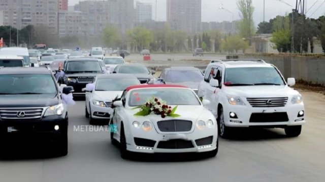 Bakıda toy karvanında 10-a yaxın maşın toqquşdu - VİDEO