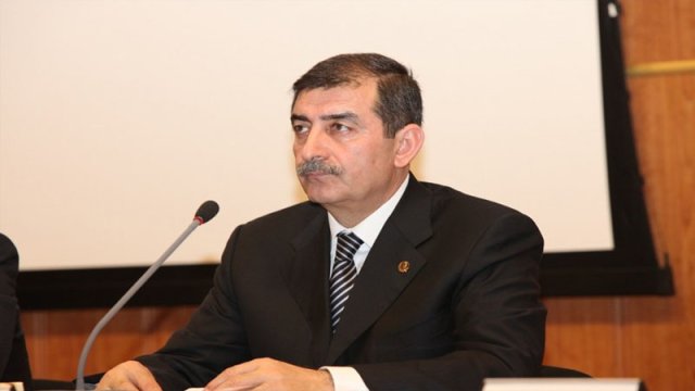 İcra başçısının konteyner əməliyyatı