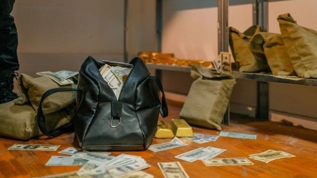 Yarım milyonluq dələduzluq edən şəxsə cəza verildi