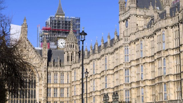 Böyük Britaniya Belarusa qarşı sanksiyaları genişləndirir