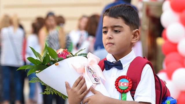 Nazirlikdən 1-ci sinfə qəbulla bağlı iddialara cavab