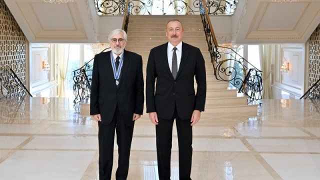 Prezident Oqtay Mirqasımova “İstiqlal” ordenini təqdim etdi (FOTOLAR)