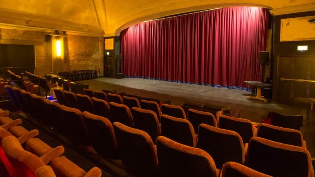 Teatr direktorlarına danışmaq qadağası qoyulub? - AÇIQLAMA