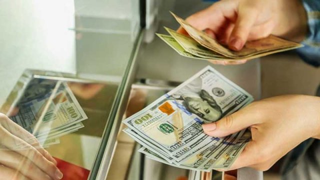 Bu şirkətlər ölkədən valyuta çıxarıb