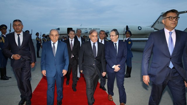 Pakistanın Baş naziri Azərbaycana gəldi
