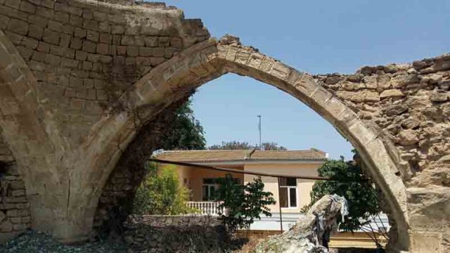 Nazirlikdən baxımsız vəziyyətdə olan məbədlə bağlı açıqlama: 