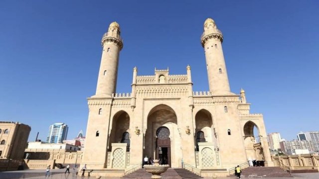 Azərbaycanın tanınmış din xadimi işdən çıxarıldı - FOTO