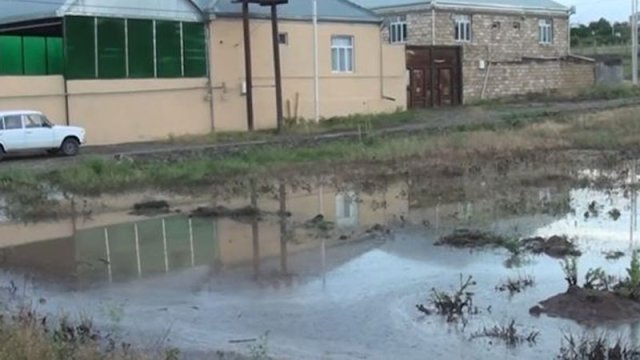 Sel Tovuzu su altında qoydu - VİDEO