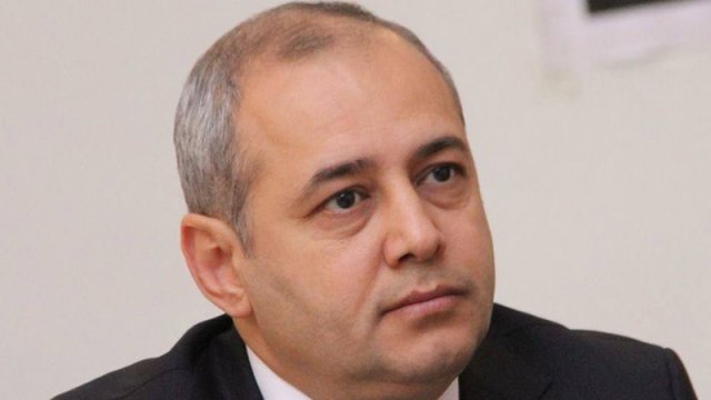 Qalmaqallı direktorla təhsil idarəsi arasında məhkəmə çəkişməsi