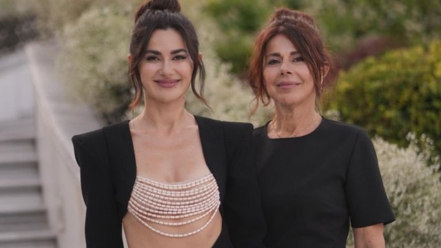 Nəsrinin toydakı geyimi müzakirə yaratdı - FOTOLAR