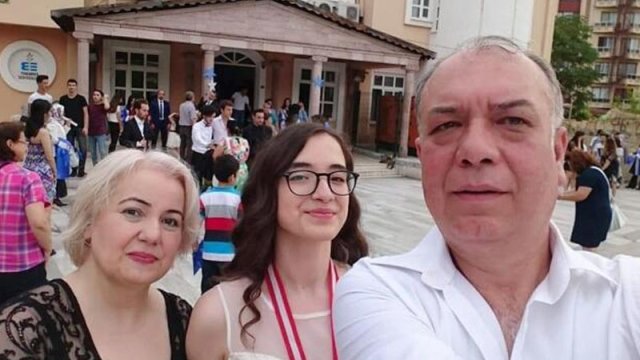 Şad günləri yasa döndü - Qızının məzun gecəsində... (FOTO)