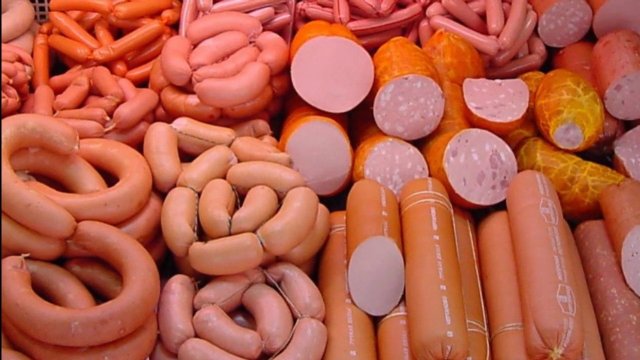 Kiloqramı 4 manata idxal edilən kolbasa hansı ətdən HAZIRLANIB?
