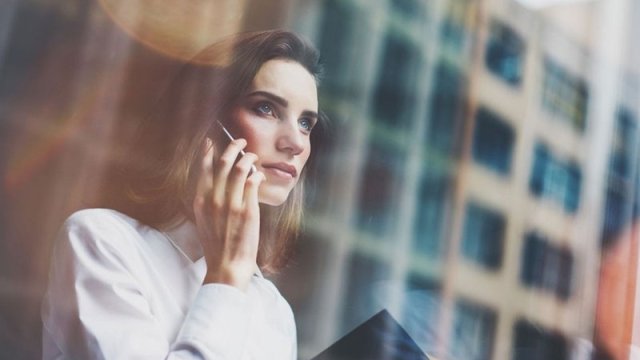 Bakıda qadın şirkət direktoru həbs edildi - Restoran sahibi olan qardaşlar şikayət etdi...
