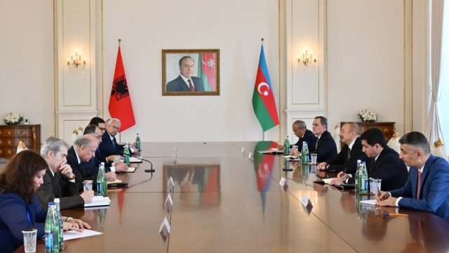 Prezidentlərin təkbətək və geniş tərkibdə görüşü olub - YENİLƏNİB