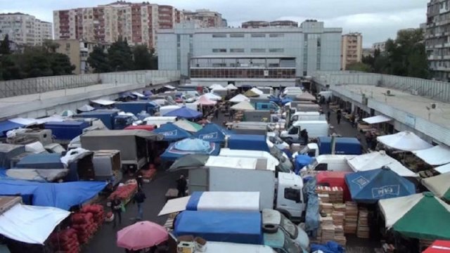 Bakıda bazarın satıcılarına qarşı 244 minlik dələduzluq edildi