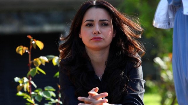 Özgü Namal nə qədər maaş ALACAQ?