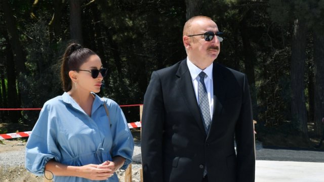 Prezident və birinci xanım Mərkəzi Nəbatat Bağında olub - YENİLƏNİB