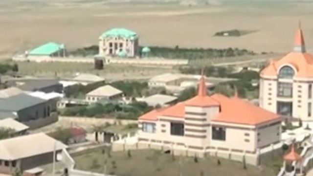 Şəmkirin Ebru Gündeşdən Mustafa Ceceliyə qədər məşhurları qəbul edən kəndi - VİDEO