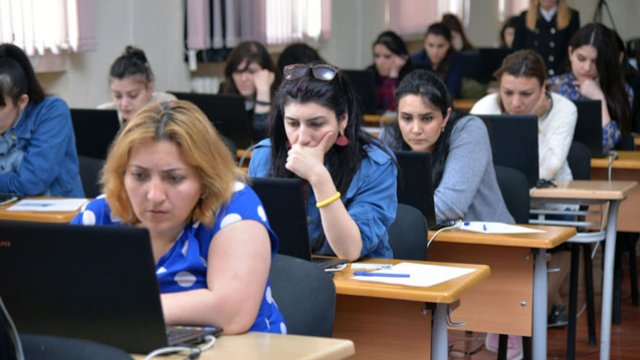 Direktor olmaq istəyənlər imtahan verdi