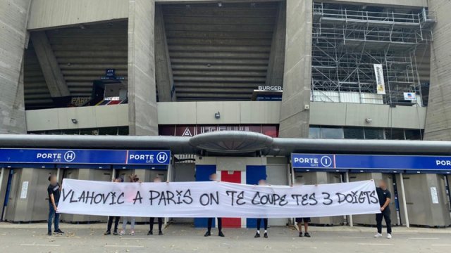 PSJ azarkeşləri serb futbolçunu barmaqlarını kəsməklə hədələdi