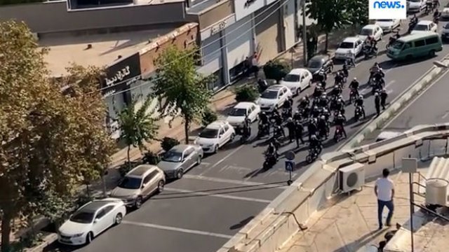 İranda “əxlaq polisi” fəaliyyətini bərpa edib - VİDEO