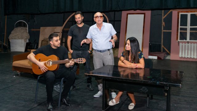 Xalq artistinin “Məhv olmuş gündəliklər”i...