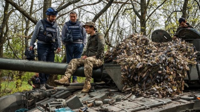 Alman jurnalist Ukraynada Rusiya ordusunun atəşinə məruz qaldı