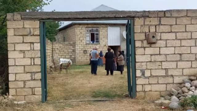 Azərbaycanda dəhşət: Boşanmaq istəyən 24 yaşlı qadın gecə yatarkən öldürüldü - VİDEO