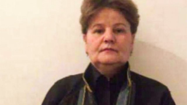 Məhkəmədə qarşı tərəfin üzərinə tüpürən vəkil cəzalandırıldı