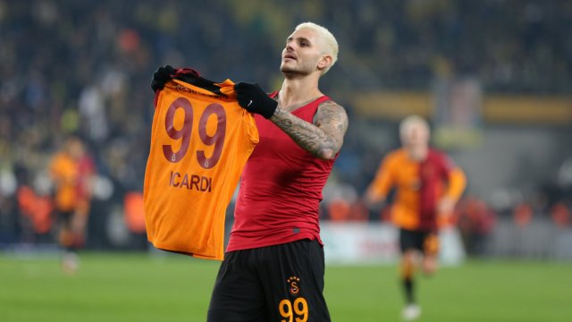 İkardi İstanbula gəlir