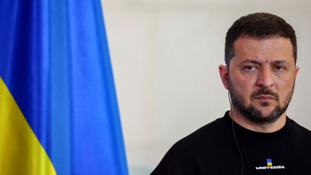 Zelenski Ukrayna üzərində hava qalxanını gücləndirməyi əmr etdi