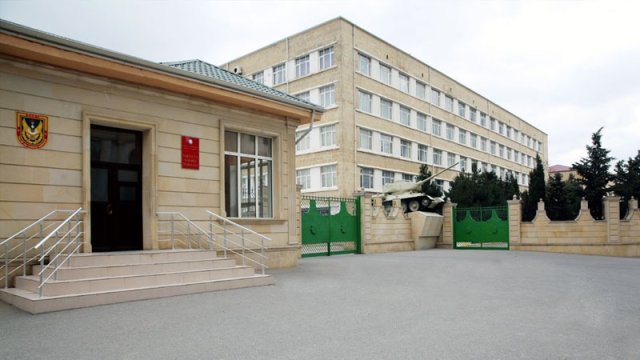 Müdafiə nazirinin iki müavin postu ləğv edildi