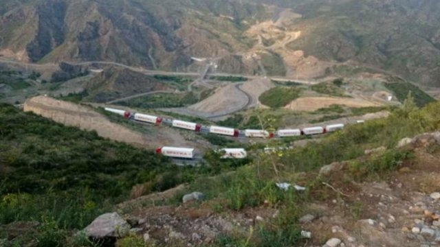 İrəvanın sərhədimizdə “yardım şousu”nun pərdəarxası - Sifarişi hansı ölkə verib?