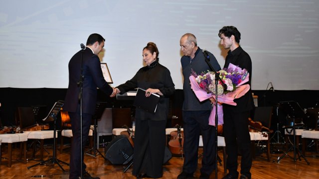 Nazir 11 ildir küsülü olan Xalq artistlərini barışdırdı - FOTO