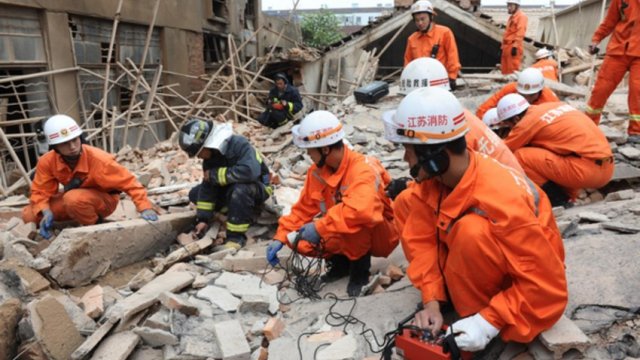 Çində güclü zəlzələ: 126 bina dağıldı