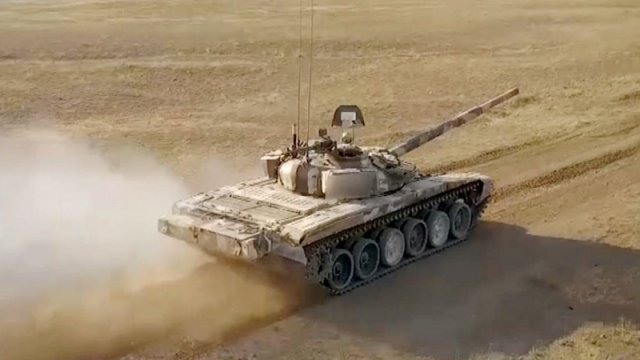 Tank bölmələrində intensiv döyüş hazırlığı məşğələləri keçirilir - VİDEO